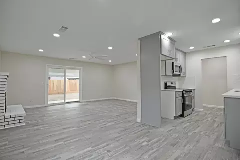 Living - 2065 Cody Ct, Turlock, CA 95380 photo 1 of 5