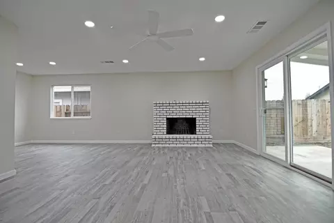 Living - 2065 Cody Ct, Turlock, CA 95380 photo 3 of 5