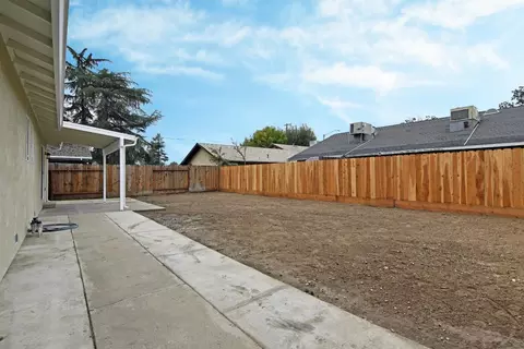 Exterior - 2065 Cody Ct, Turlock, CA 95380 photo 7 of 8