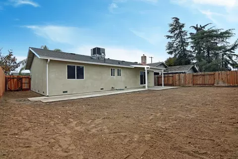 Exterior - 2065 Cody Ct, Turlock, CA 95380 photo 5 of 8
