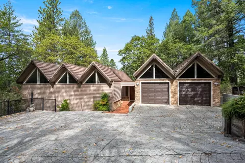 1942 Blue Bell Ct, Cool, CA 95614