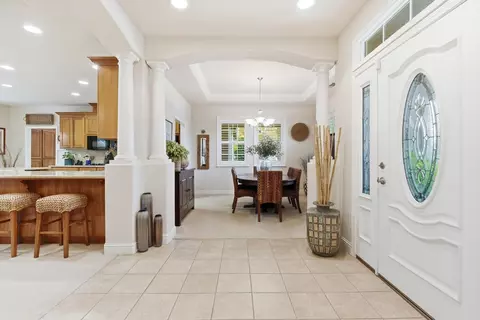 Entry Way - 347 E Milgeo Ave, Ripon, CA 95366 photo 4 of 6