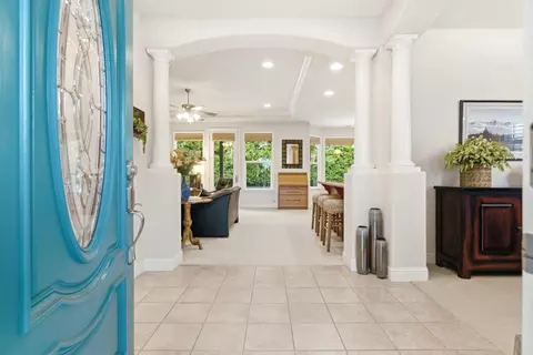 Entry Way - 347 E Milgeo Ave, Ripon, CA 95366 photo 3 of 6