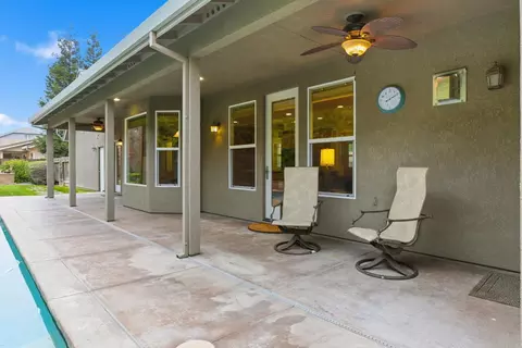 Exterior - 347 E Milgeo Ave, Ripon, CA 95366 photo 14 of 16