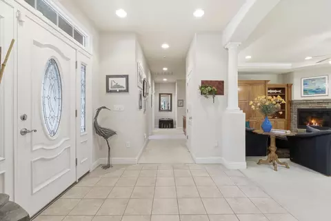 Entry Way - 347 E Milgeo Ave, Ripon, CA 95366 photo 5 of 6