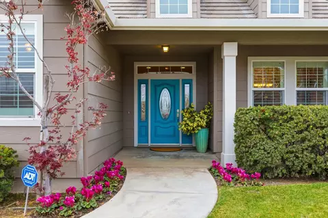 Entry Way - 347 E Milgeo Ave, Ripon, CA 95366 photo 1 of 6