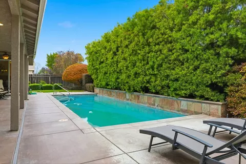 Exterior - 347 E Milgeo Ave, Ripon, CA 95366 photo 10 of 16