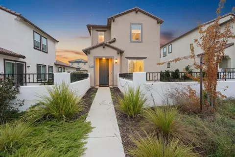 7929 Titan Dr, Antelope, CA 95843