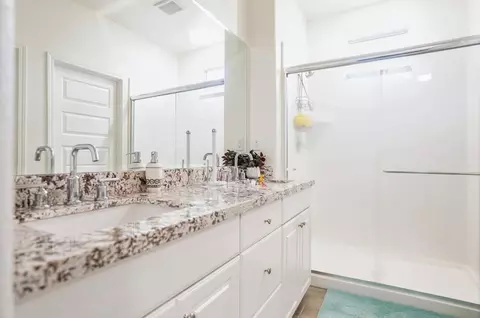 Bath - 7929 Titan Dr, Antelope, CA 95843 photo 1 of 2
