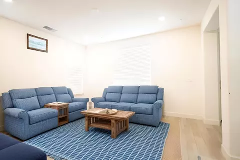 Living - 7929 Titan Dr, Antelope, CA 95843 photo 2 of 3