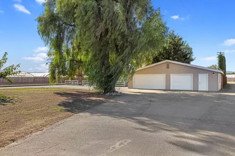 Exterior - 8547 State Highway 33, Gustine, CA 95322 photo 2 of 11