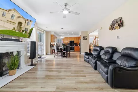 Entry Way - 1502 Churcher Dr, Manteca, CA 95337 photo 3 of 4