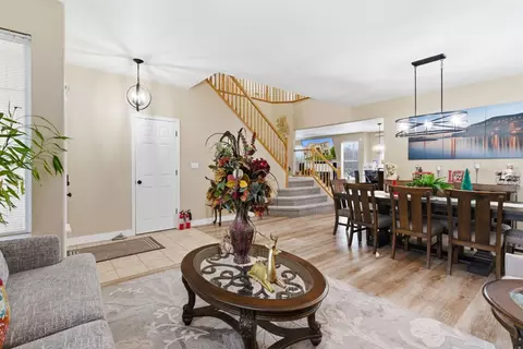 Entry Way - 1502 Churcher Dr, Manteca, CA 95337 photo 2 of 4