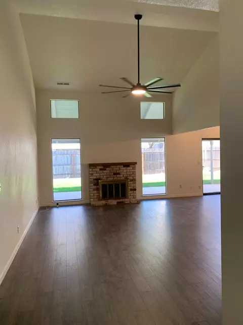 2429 Woodvale Dr, Modesto, CA 95355 photo 2