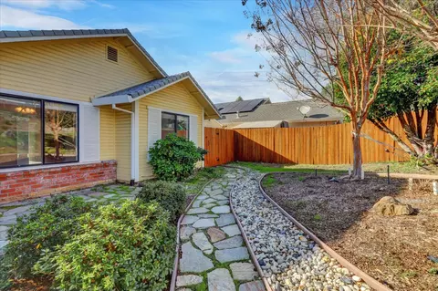 Exterior - 111 Stanford Ct, Grass Valley, CA 95945 photo 10 of 31