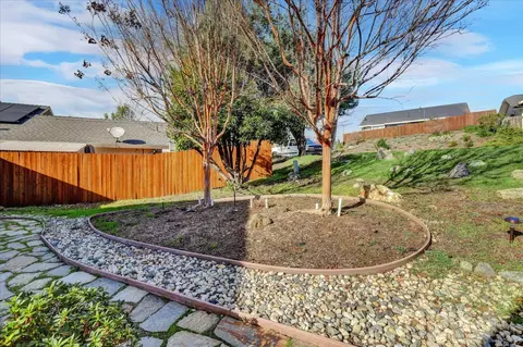 Exterior - 111 Stanford Ct, Grass Valley, CA 95945 photo 11 of 31