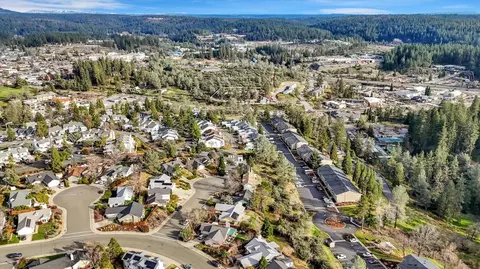 View/Area - 111 Stanford Ct, Grass Valley, CA 95945 photo 4 of 9