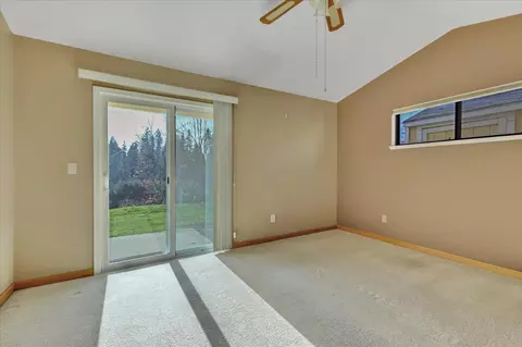 Bedroom - 111 Stanford Ct, Grass Valley, CA 95945 photo 3 of 15