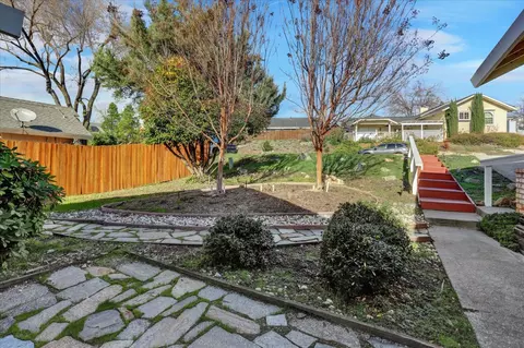 Exterior - 111 Stanford Ct, Grass Valley, CA 95945 photo 12 of 31