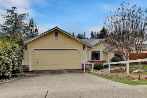 Exterior - 111 Stanford Ct, Grass Valley, CA 95945 photo 30 of 31