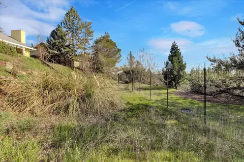 Exterior - 111 Stanford Ct, Grass Valley, CA 95945 photo 28 of 31