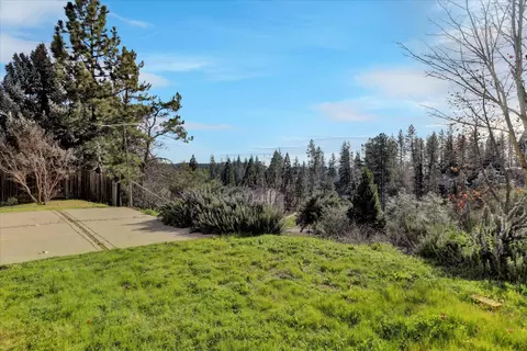 Exterior - 111 Stanford Ct, Grass Valley, CA 95945 photo 19 of 31