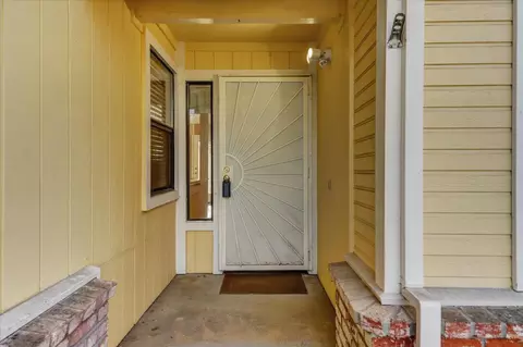 Entry Way - 111 Stanford Ct, Grass Valley, CA 95945 photo 2 of 2