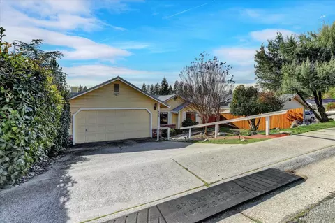 Exterior - 111 Stanford Ct, Grass Valley, CA 95945 photo 6 of 31