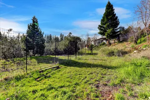 Exterior - 111 Stanford Ct, Grass Valley, CA 95945 photo 29 of 31