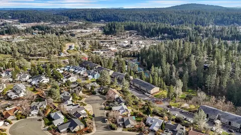 View/Area - 111 Stanford Ct, Grass Valley, CA 95945 photo 3 of 9