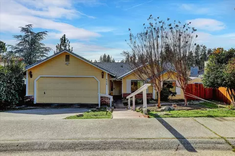 Exterior - 111 Stanford Ct, Grass Valley, CA 95945 photo 5 of 31