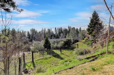 Exterior - 111 Stanford Ct, Grass Valley, CA 95945 photo 22 of 31