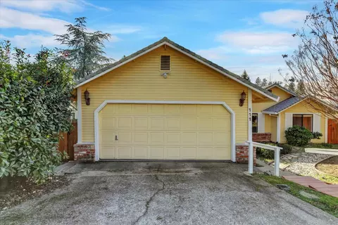 Exterior - 111 Stanford Ct, Grass Valley, CA 95945 photo 9 of 31