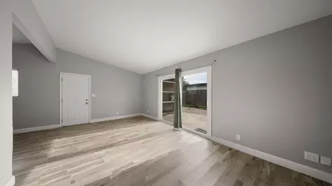 Living - 1500 Thorsen, Modesto, CA 95355 photo 4 of 5