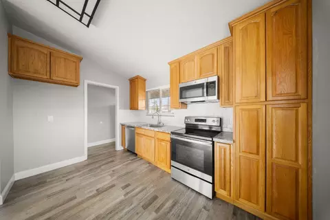 Kitchen - 1500 Thorsen, Modesto, CA 95355 photo 2 of 2
