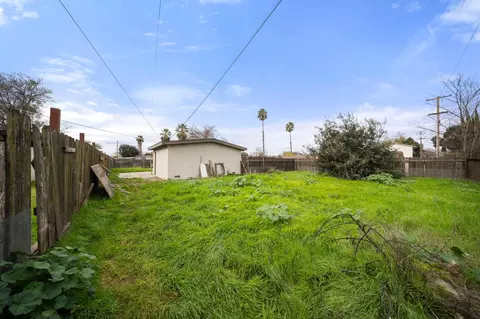 Exterior - 1500 Thorsen, Modesto, CA 95355 photo 7 of 8
