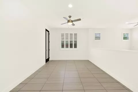 Living - 953 Kennedy Dr, Winters, CA 95694 photo 9 of 9