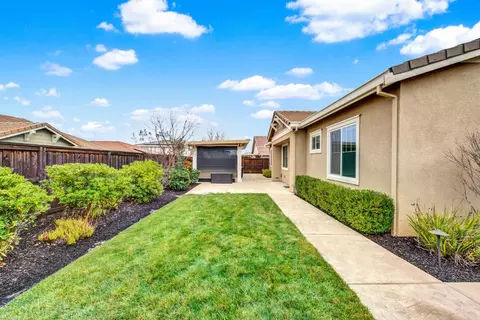 Exterior - 953 Kennedy Dr, Winters, CA 95694 photo 13 of 17