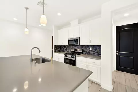 Kitchen - 953 Kennedy Dr, Winters, CA 95694 photo 2 of 8
