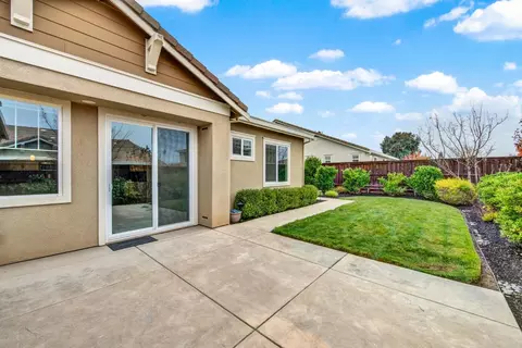 Exterior - 953 Kennedy Dr, Winters, CA 95694 photo 15 of 17