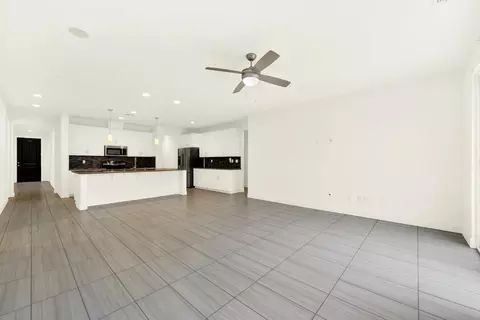 Living - 953 Kennedy Dr, Winters, CA 95694 photo 4 of 9