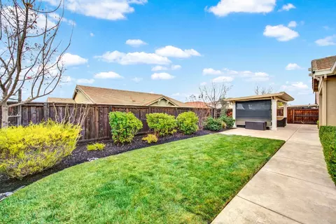 Exterior - 953 Kennedy Dr, Winters, CA 95694 photo 14 of 17