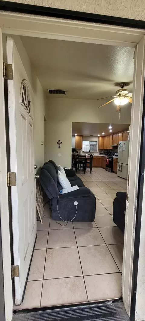 117 Maple St, Modesto, CA 95351 photo 5