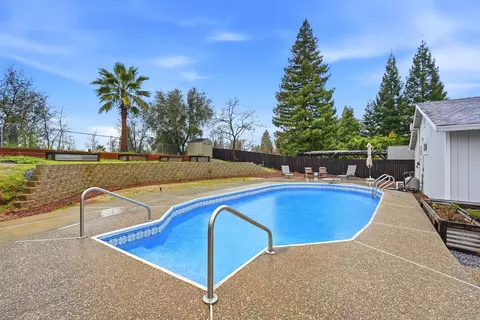 Exterior - 5932 Angelo Dr, Loomis, CA 95650 photo 4 of 8