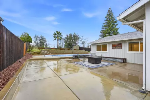 Exterior - 5932 Angelo Dr, Loomis, CA 95650 photo 7 of 8