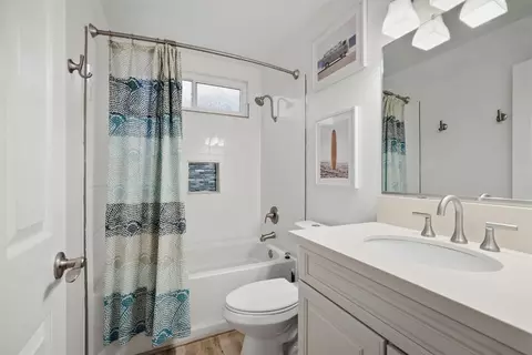 Bath - 5932 Angelo Dr, Loomis, CA 95650 photo 3 of 3