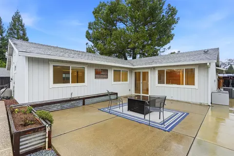 Exterior - 5932 Angelo Dr, Loomis, CA 95650 photo 6 of 8
