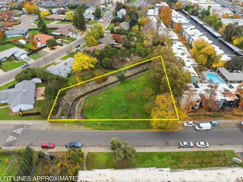 2 Wittkop Way, Sacramento, CA 95825