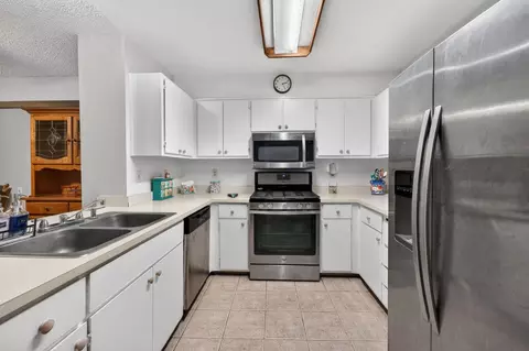 Kitchen - 7623 Roberta Ln, Antelope, CA 95843 photo 2 of 2