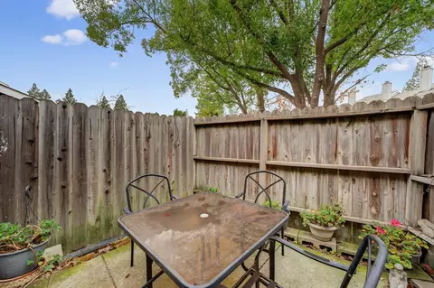 Exterior - 7623 Roberta Ln, Antelope, CA 95843 photo 7 of 8